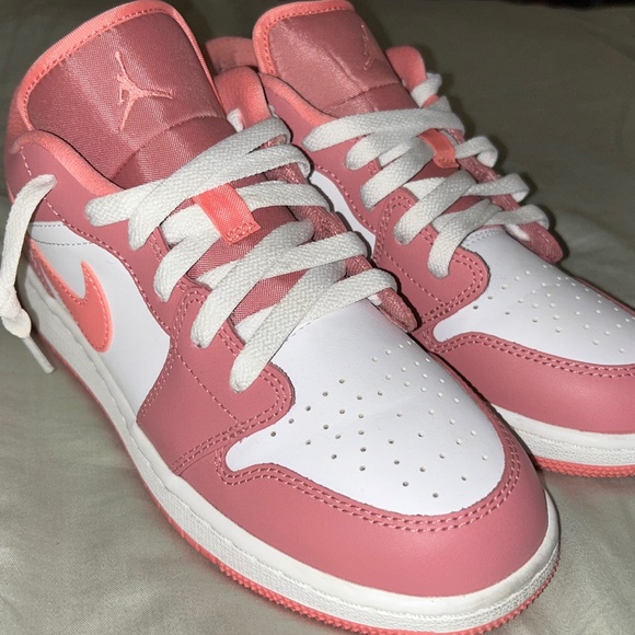 Nike Air Jordan 1 Low White/Berry-Pink GS - Picture 1 of 7